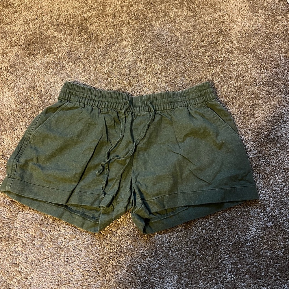 Old navy shorts size M